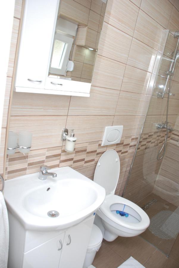 Apartment Danubius Donji Milanovac Exteriör bild