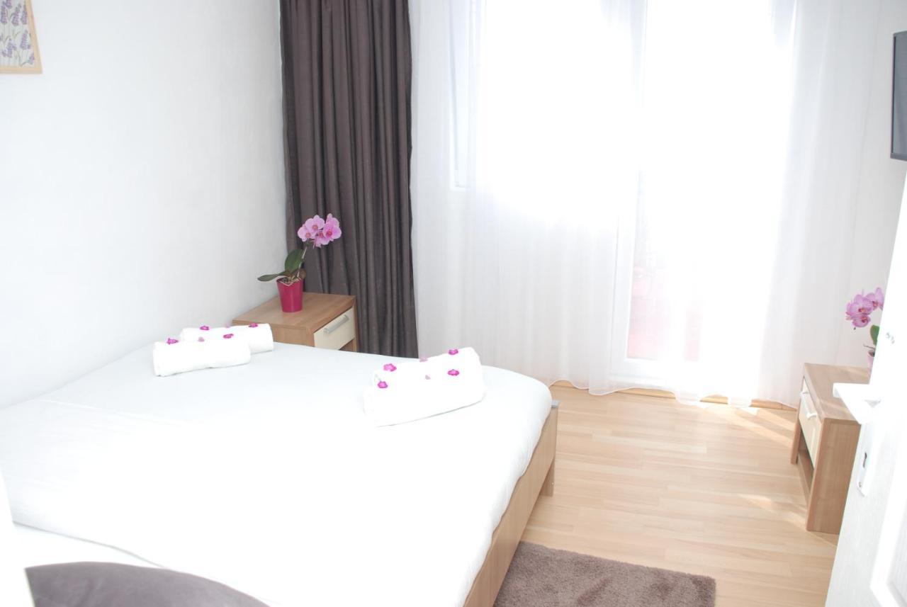 Apartment Danubius Donji Milanovac Exteriör bild
